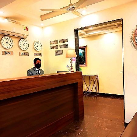 Hotel When In Gurgaon - Opposite To Artemis Hospital Exterior foto