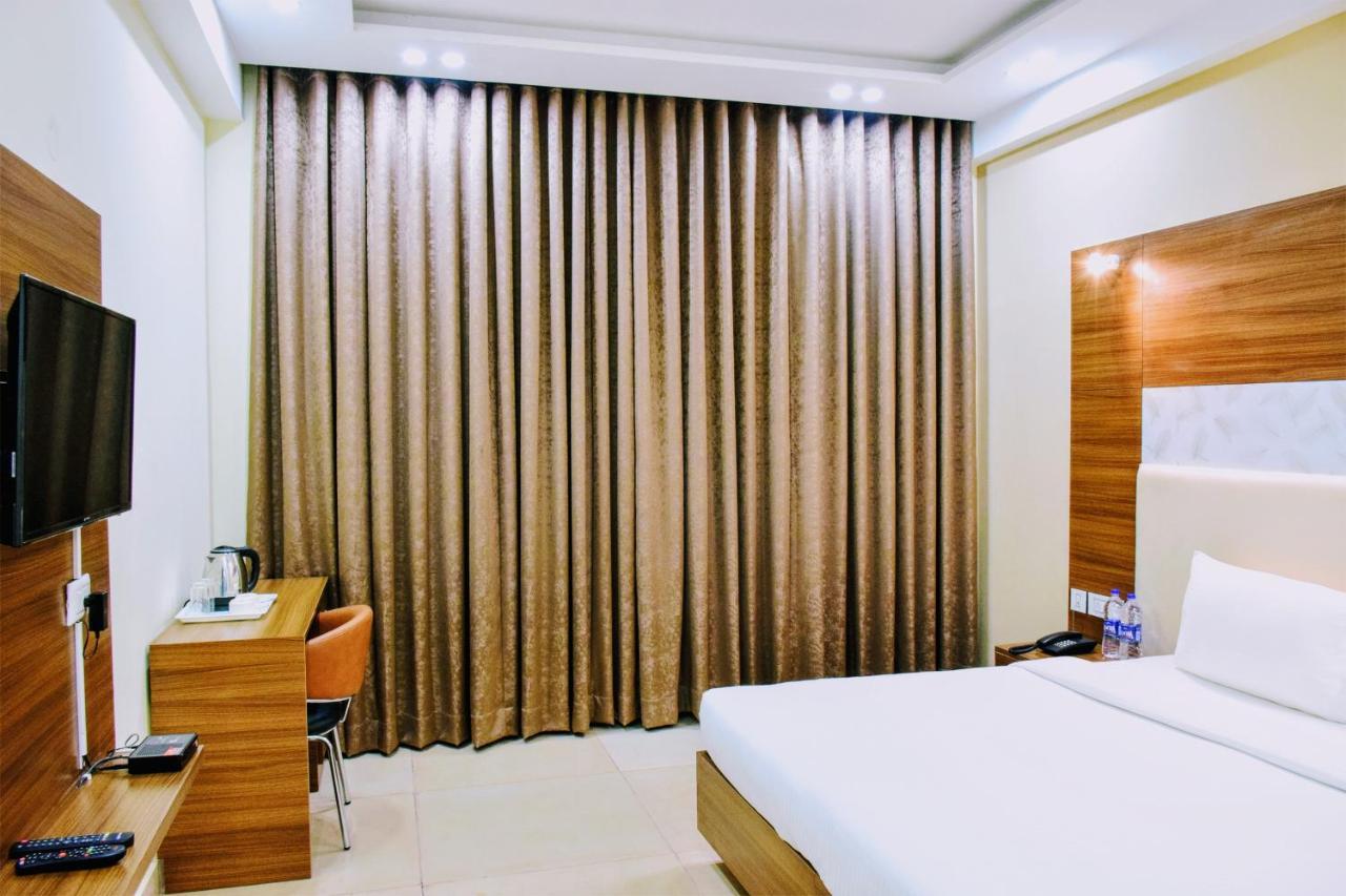 Hotel When In Gurgaon - Opposite To Artemis Hospital Exterior foto
