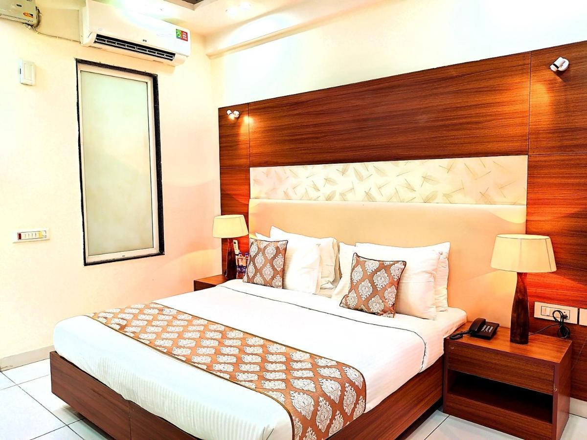 Hotel When In Gurgaon - Opposite To Artemis Hospital Exterior foto
